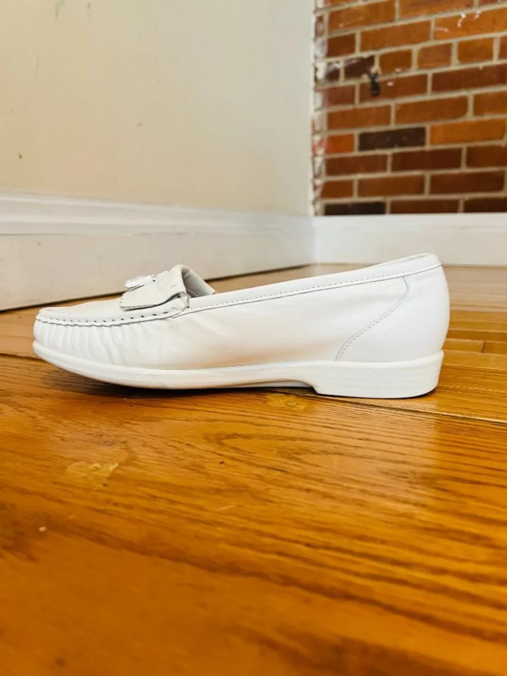 SAS white moccasin